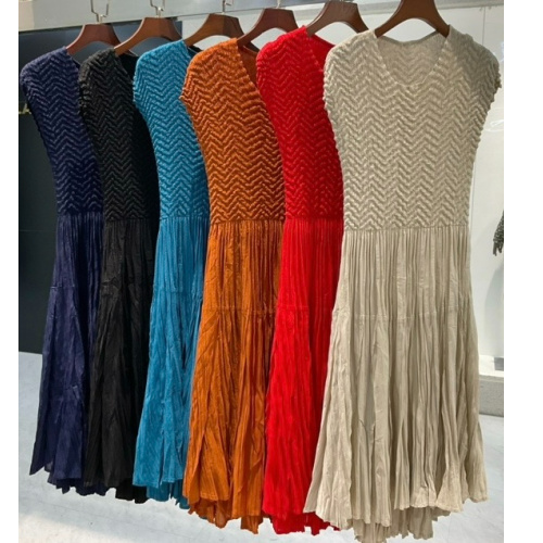 Vanite Couture Dress 22138 at Helen Ainson in Darien CT 06820